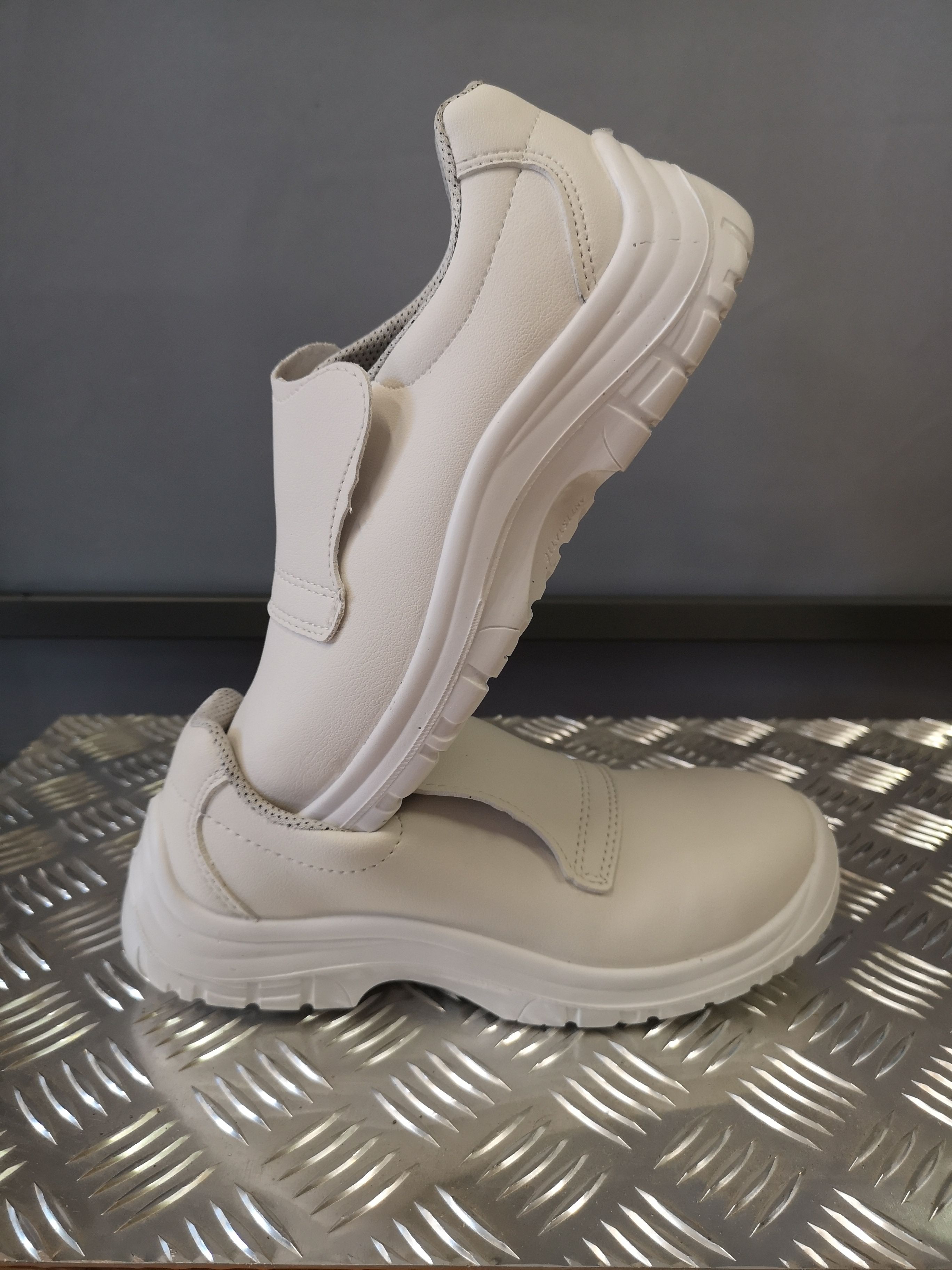 SCARPA BIANCA ANTINFORTUNI CE