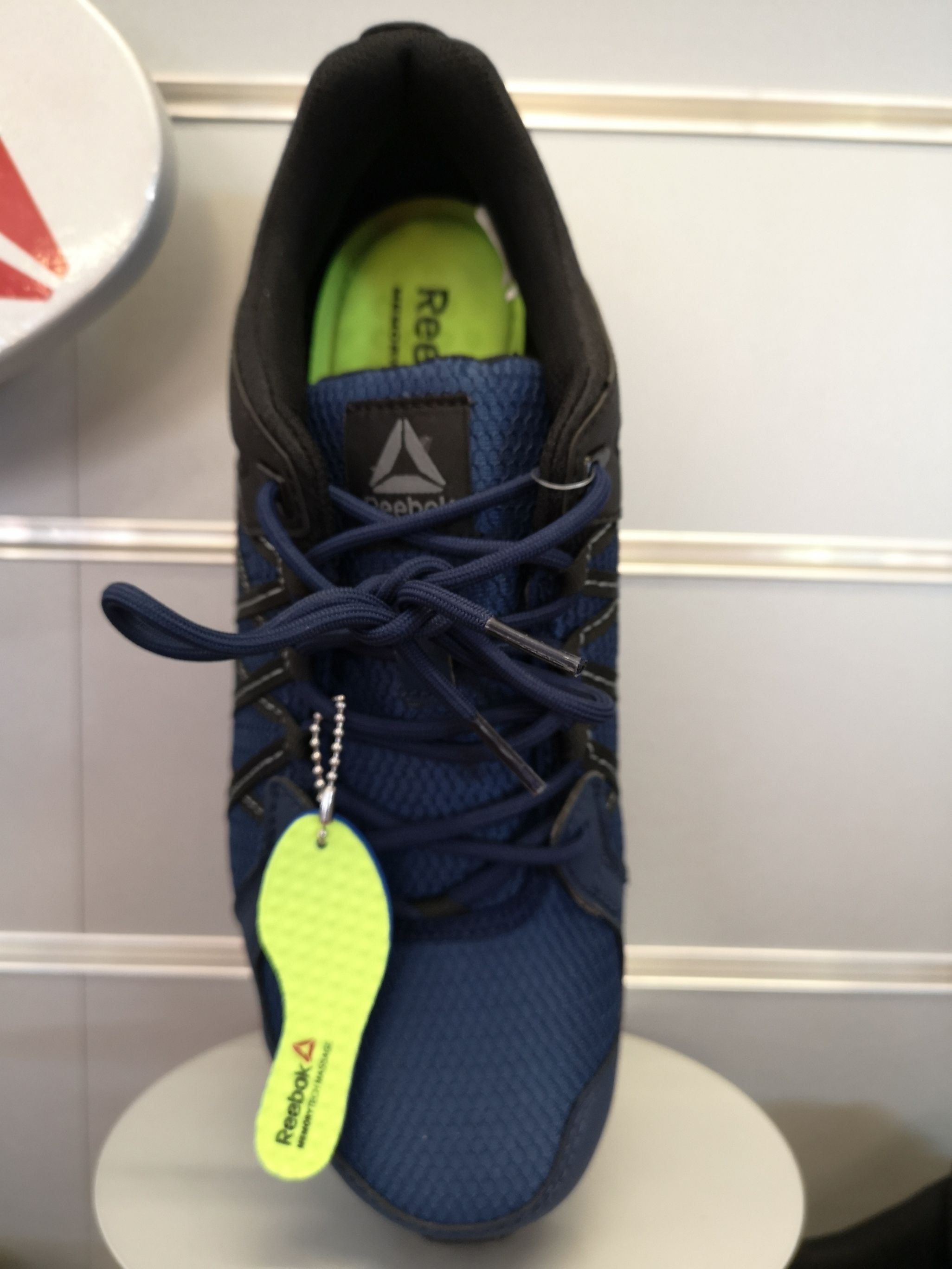 tuta microfibra reebok