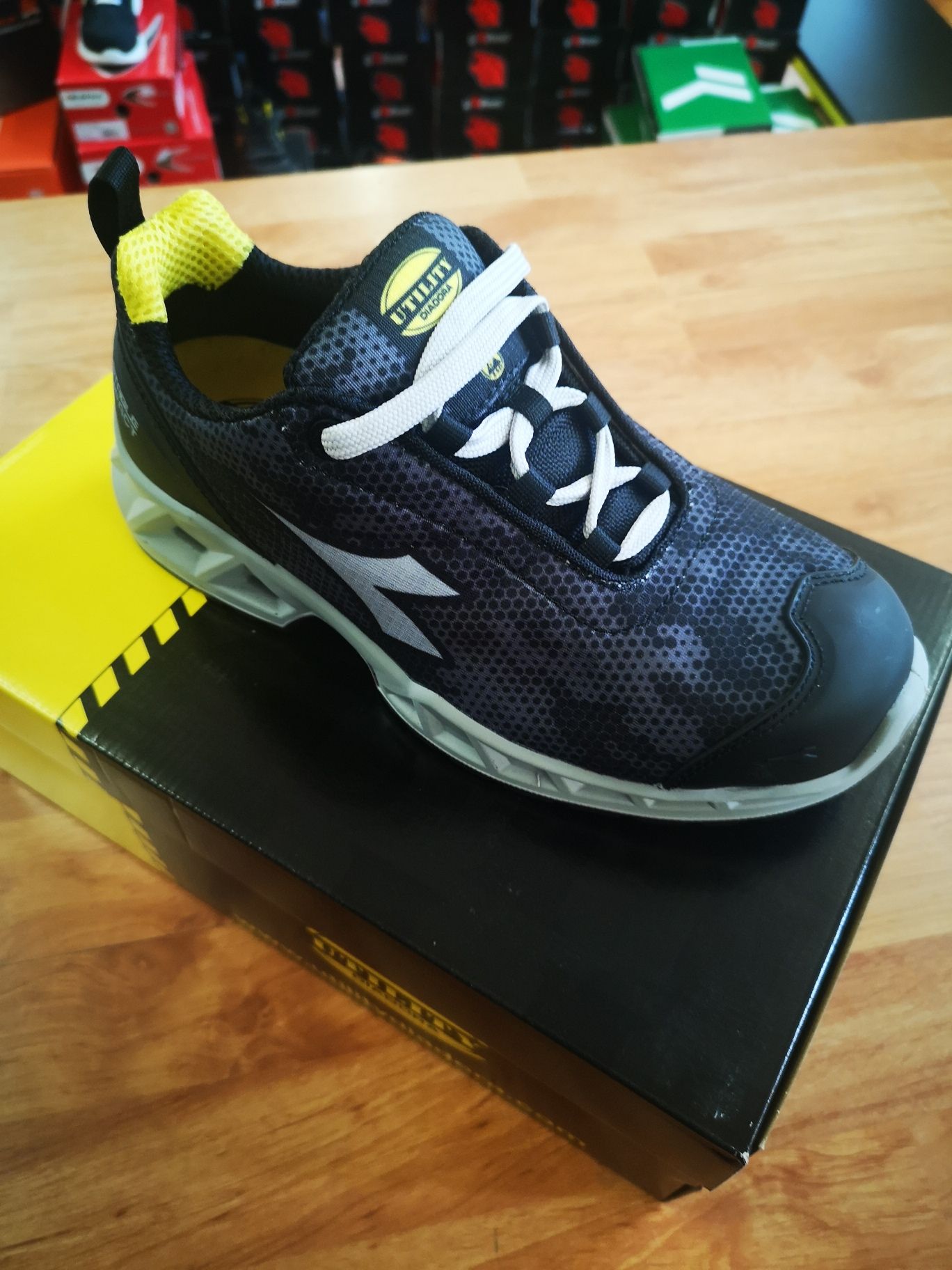 SCARPA DIADORA SHARK CE S1P ANTINFORTUNI